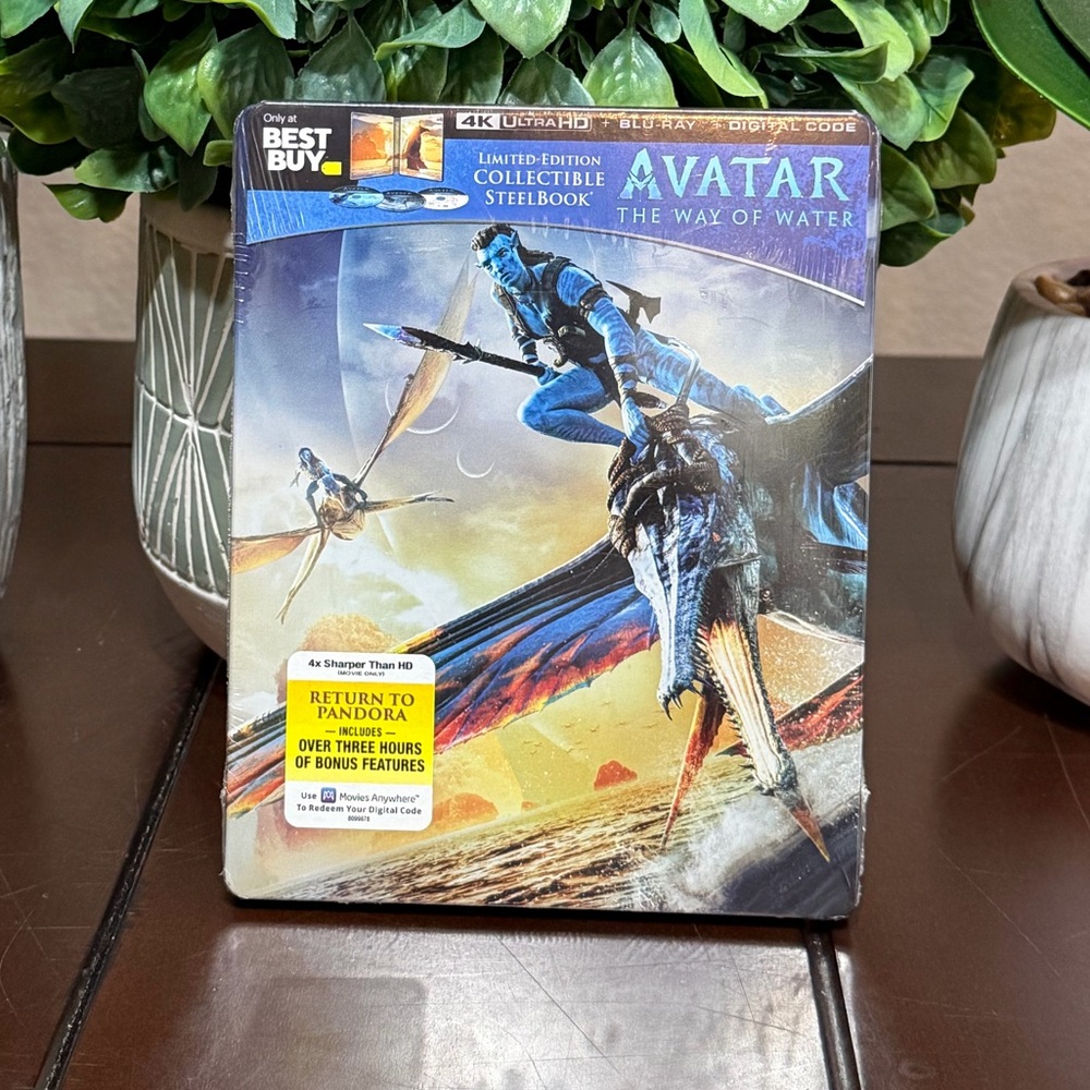 Avatar: The Way of Water Blu-ray Limited Edition. Steel Book